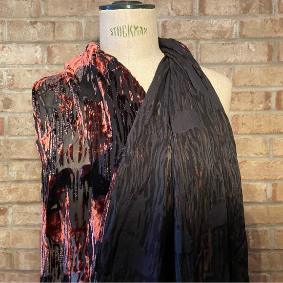 Cut Velvet Scarf - Picture 3 of 7